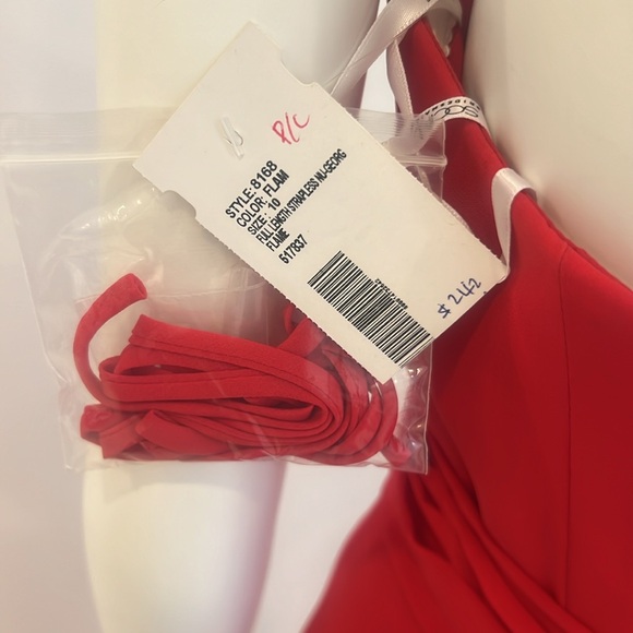 NWT SAMPLE SALE Social for Dessy 8168 Flame(red) size 10 nu-georgette Pristine - Picture 9 of 10